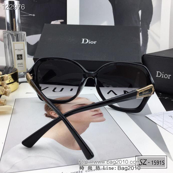 DIOR-迪奧 2019新款 太陽鏡 減輕強光負擔 遮擋有害光線防輻射 出行旅遊必備品 1591S  lly1268